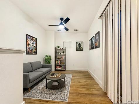 721-723 Iowa San Antonio TX 78203