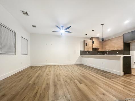 721-723 Iowa San Antonio TX 78203