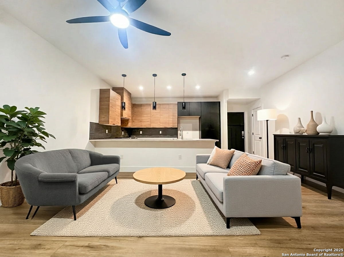 721-723 Iowa San Antonio TX 78203