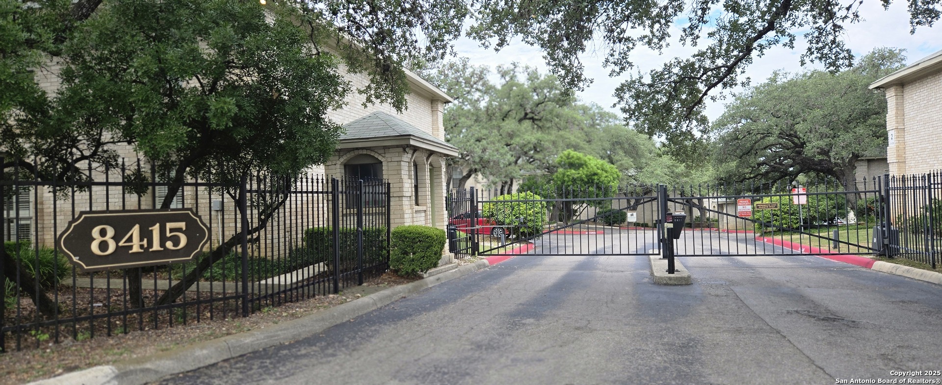 8415 Fredericksburg San Antonio TX 78229