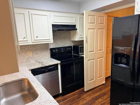 8415 Fredericksburg San Antonio TX 78229