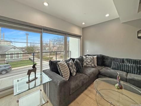 308 S Mesquite San Antonio TX 78203