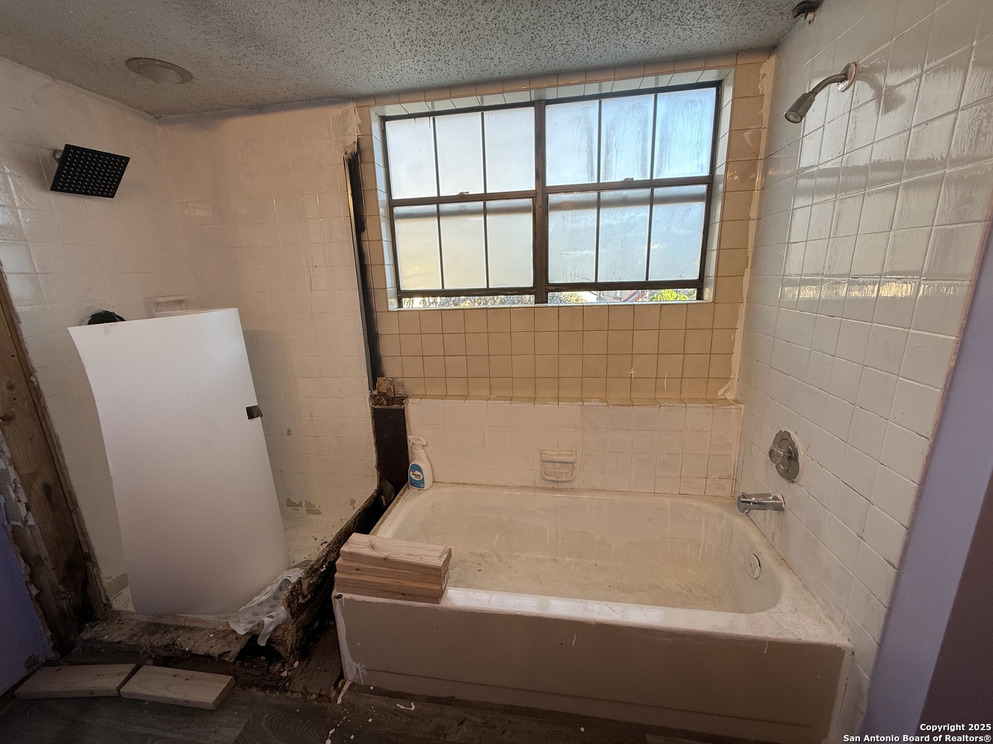 6100 Woodlake San Antonio TX 78244