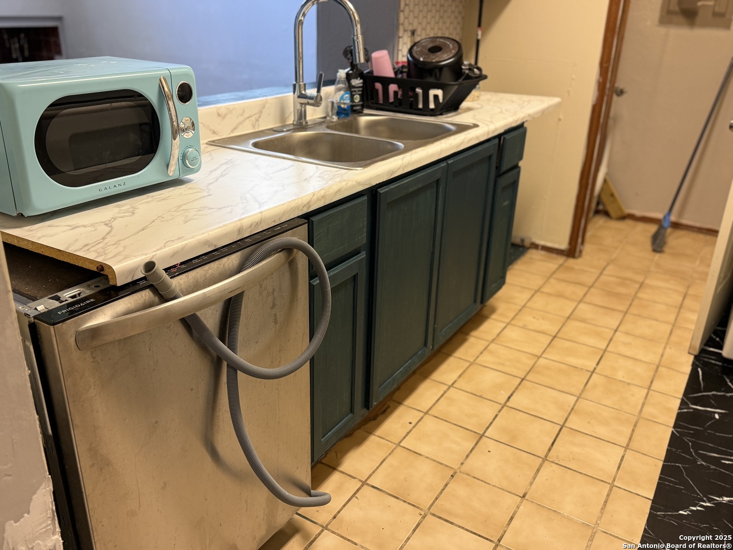 6100 Woodlake San Antonio TX 78244