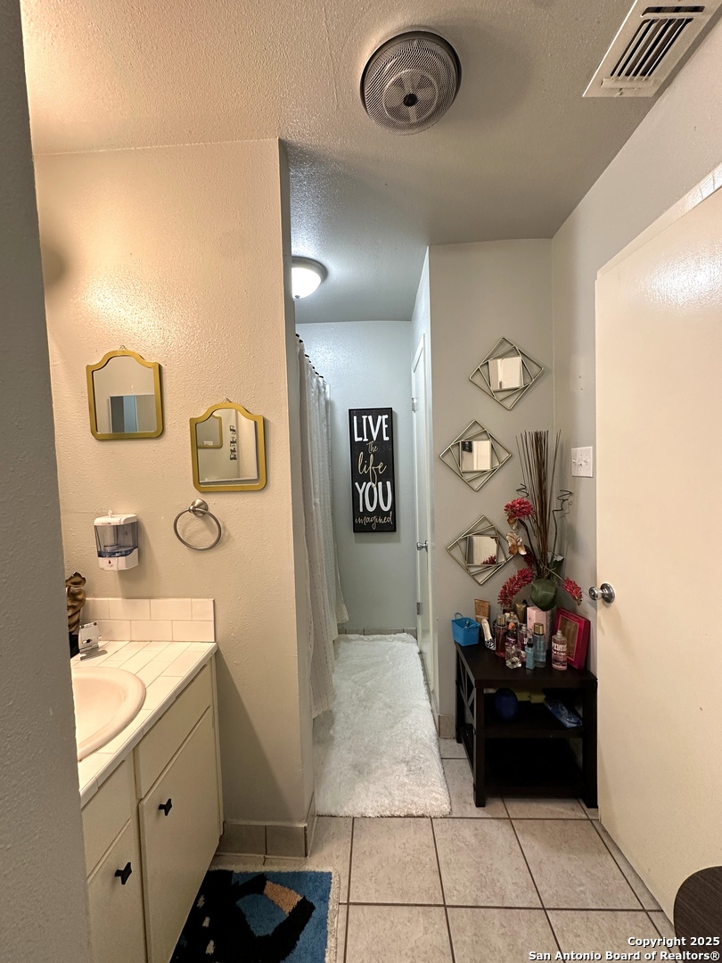 911 Vance Jackson Road San Antonio TX 78201