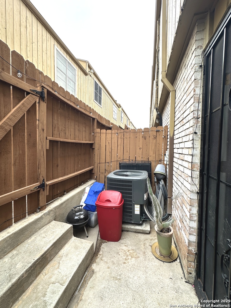 911 Vance Jackson Road San Antonio TX 78201