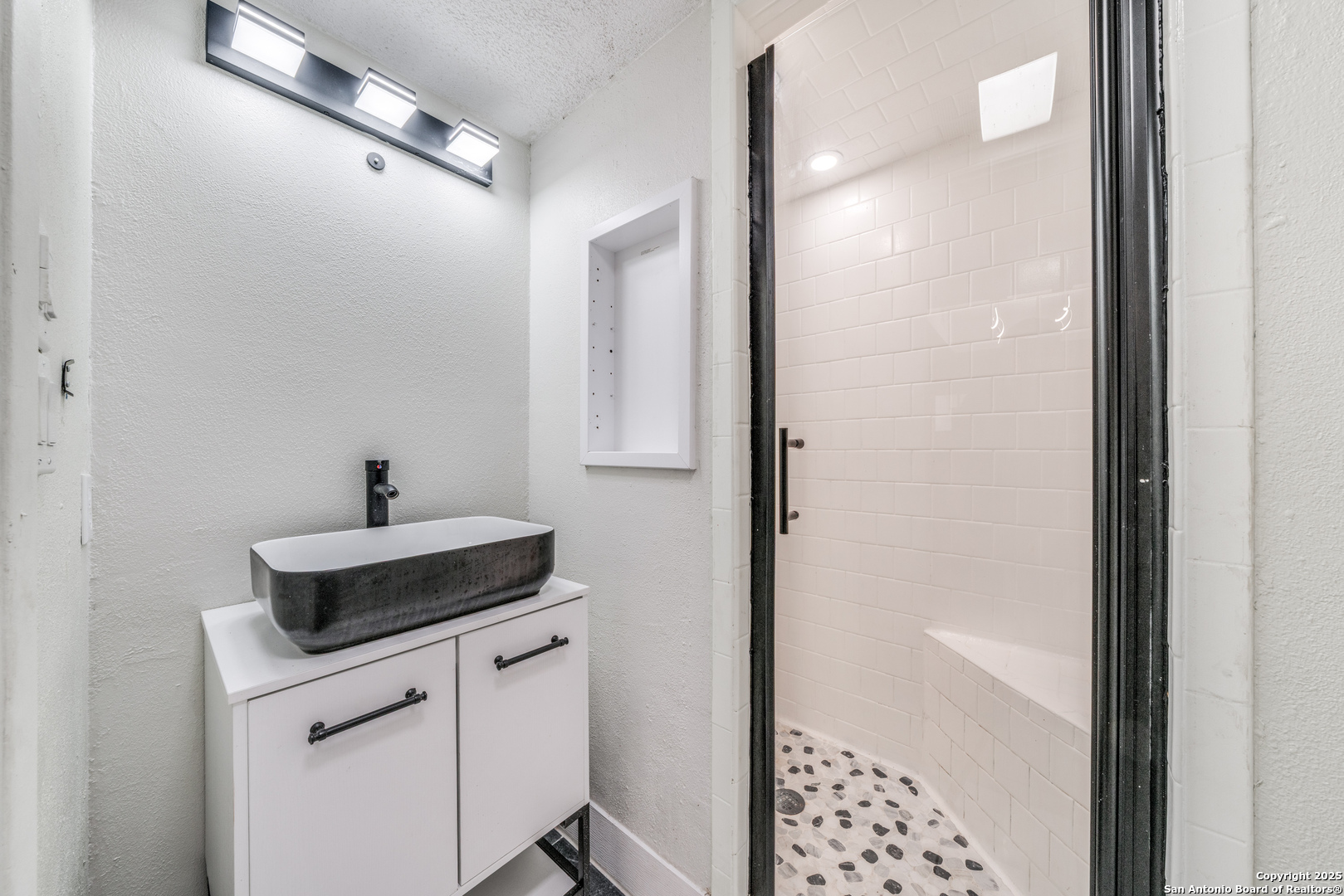 7123 Thrush View San Antonio TX 78209