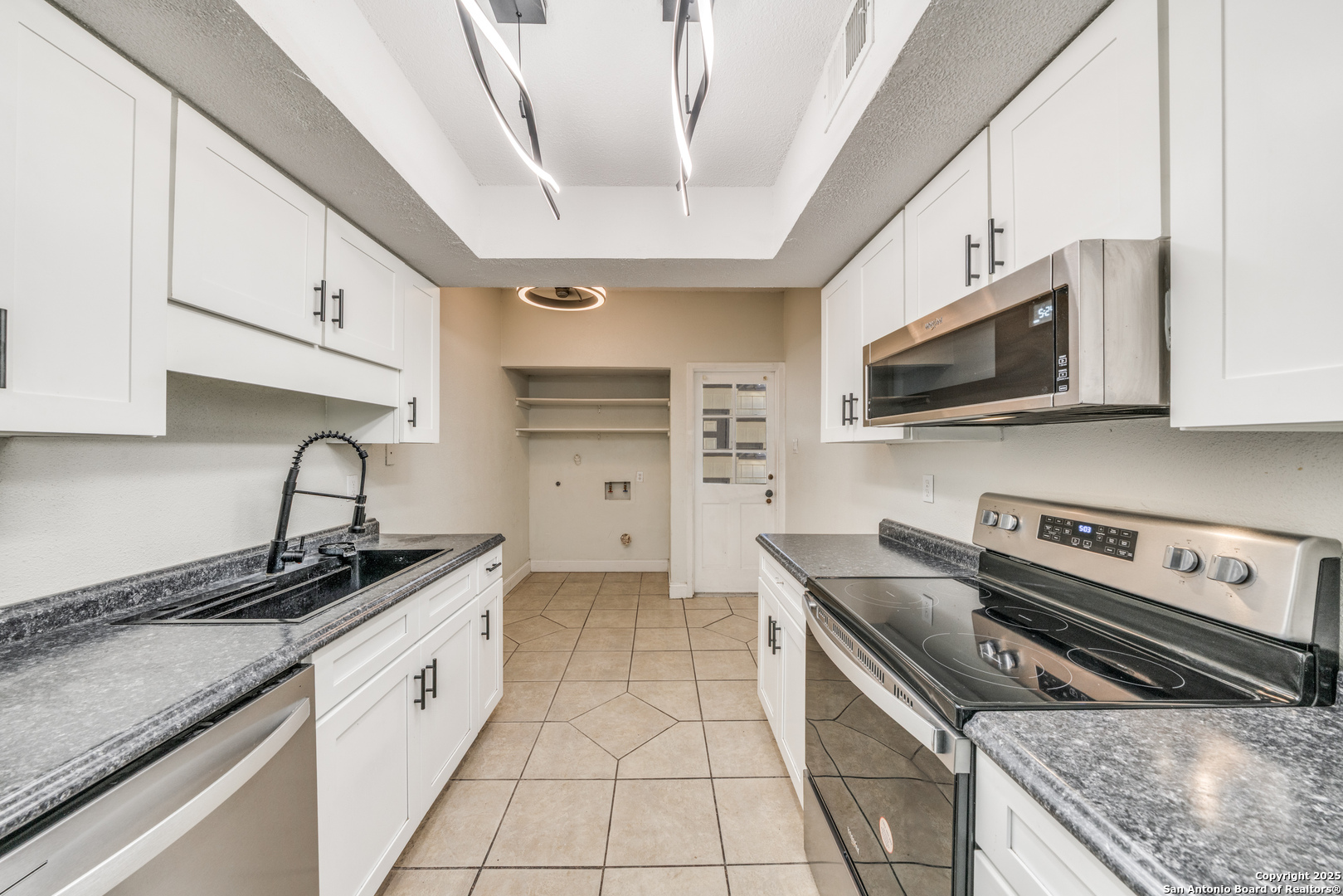 7123 Thrush View San Antonio TX 78209