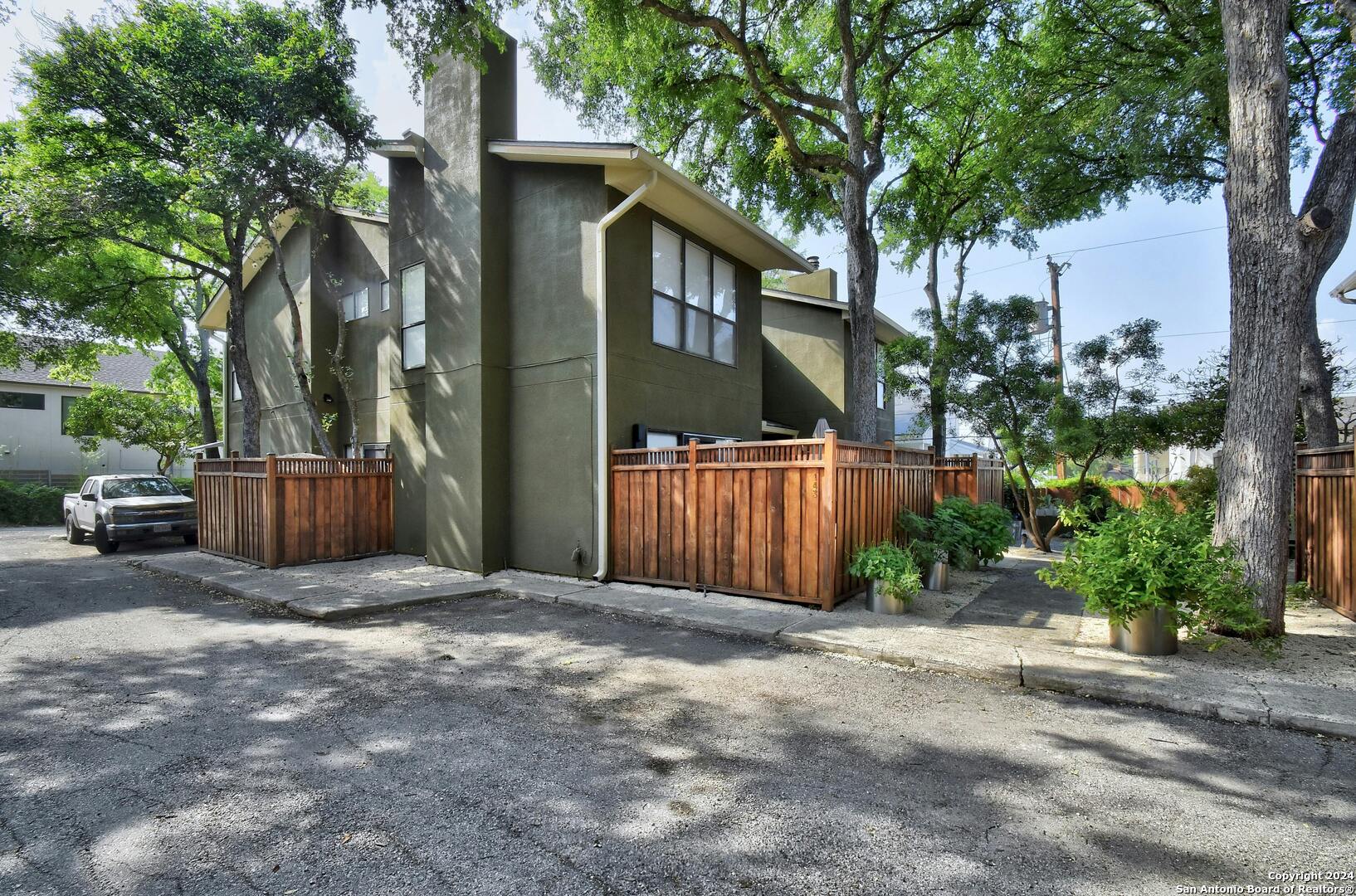 143 Terrell Road 1/2 San Antonio TX 78209