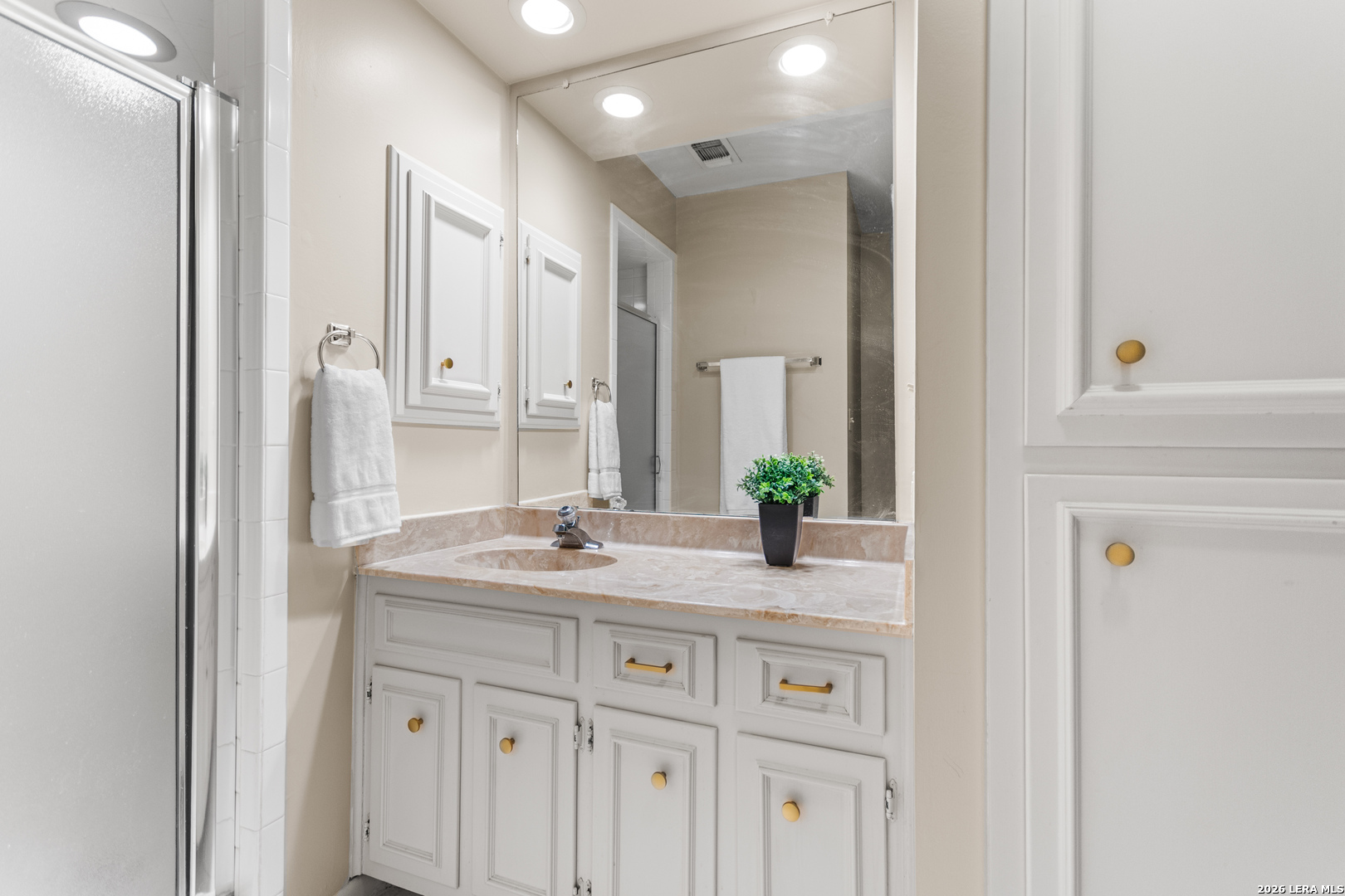 2611 Eisenhauer San Antonio TX 78209