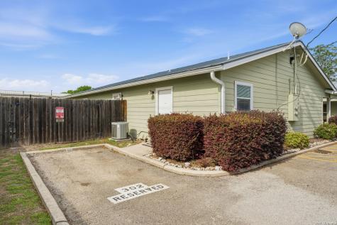 121 S Plant Boerne TX 78006