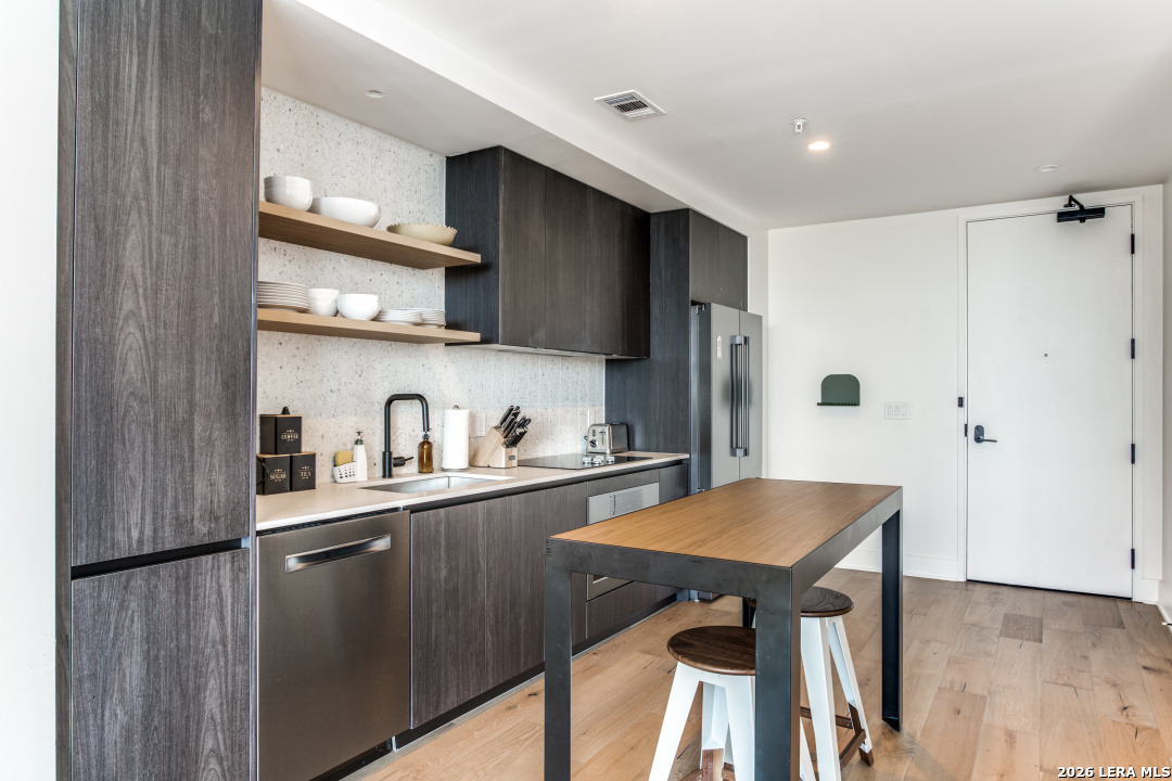48 East Avenue Austin TX 78701