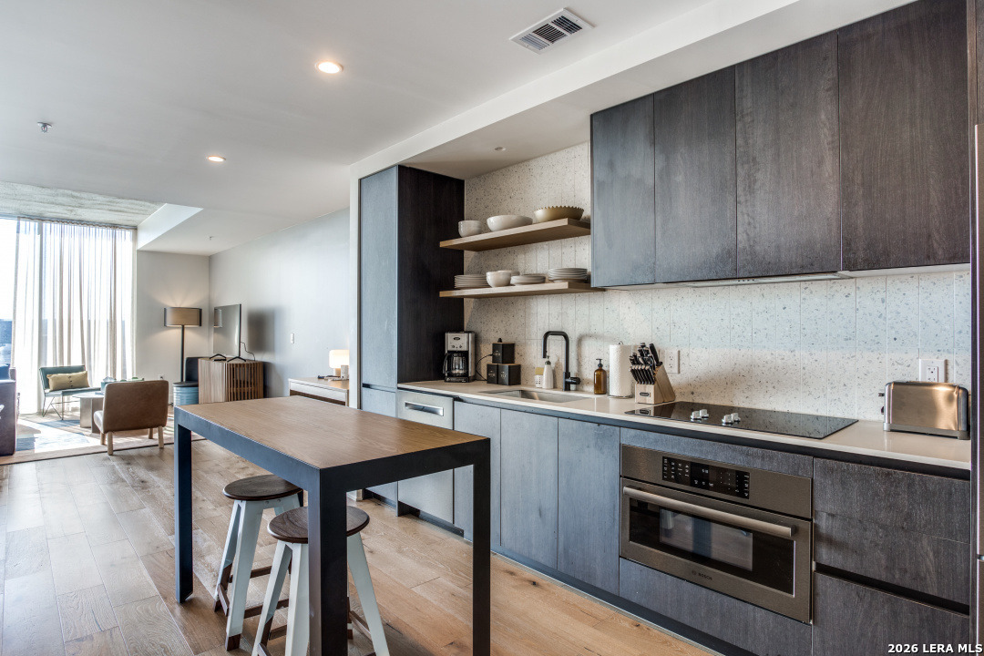 48 East Avenue Austin TX 78701