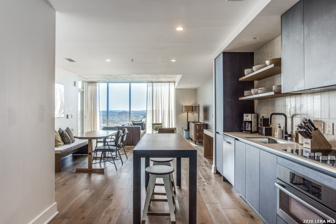 48 East Avenue Austin TX 78701