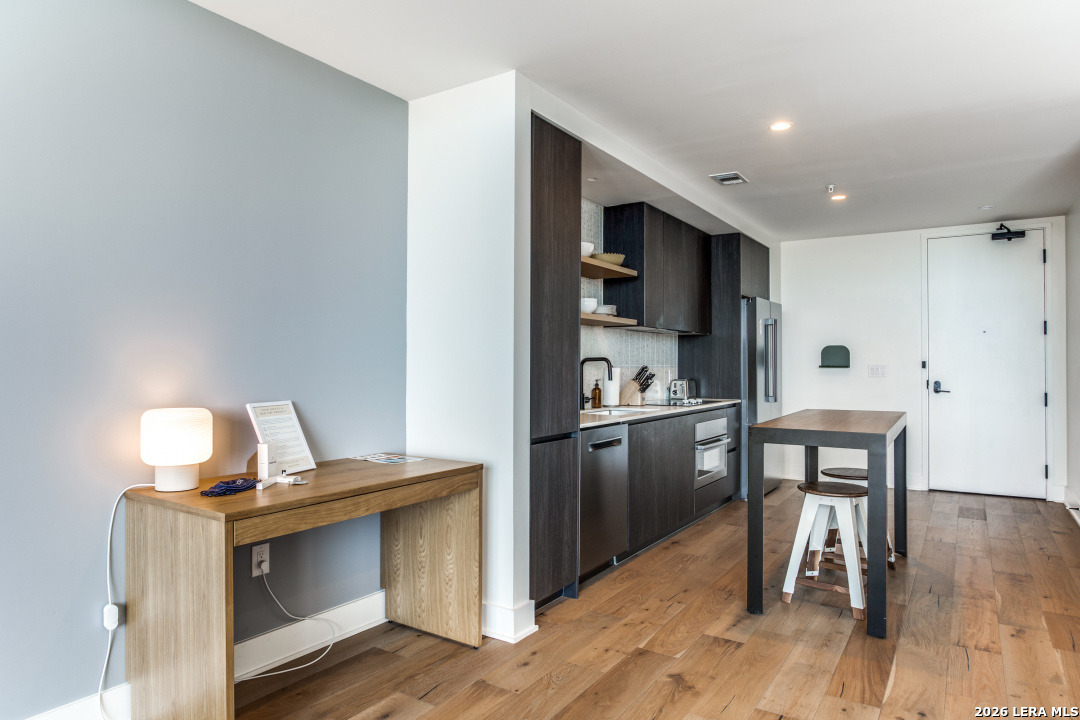 48 East Avenue Austin TX 78701