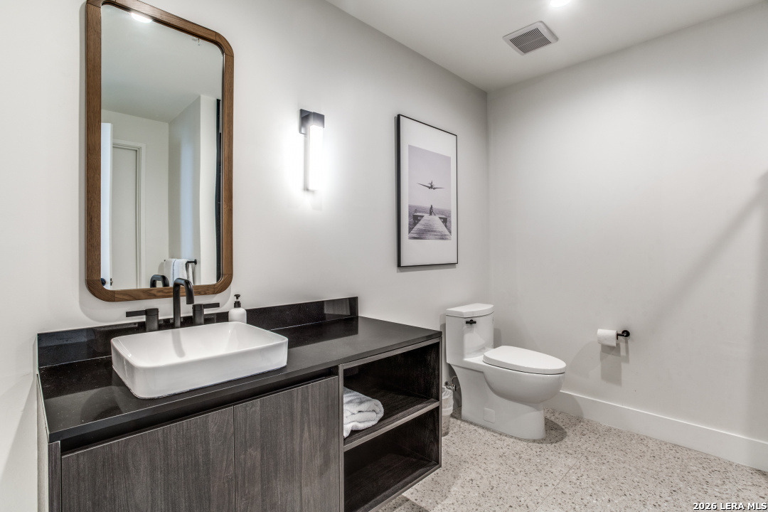 48 East Avenue Austin TX 78701