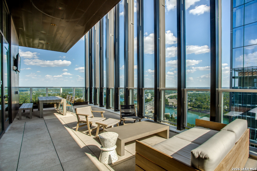 48 East Avenue Austin TX 78701