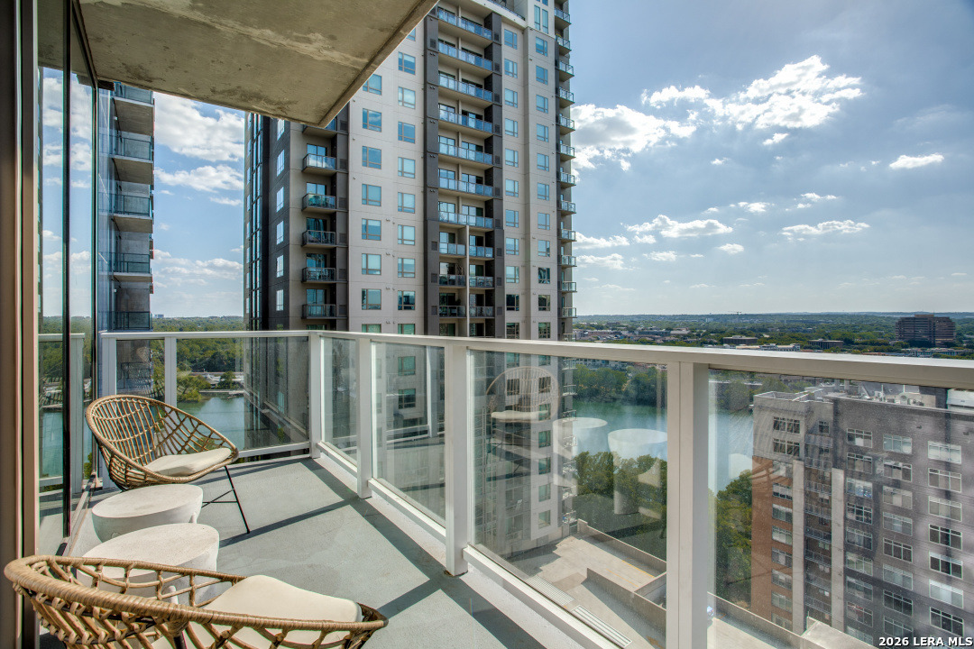 48 East Avenue Austin TX 78701