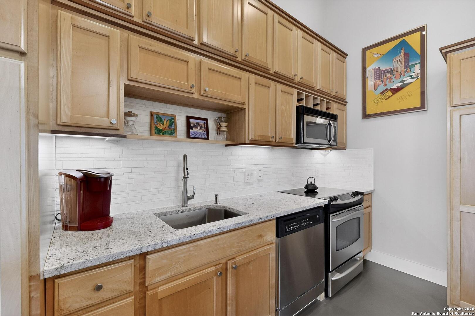 214 E Travis Street San Antonio TX 78205