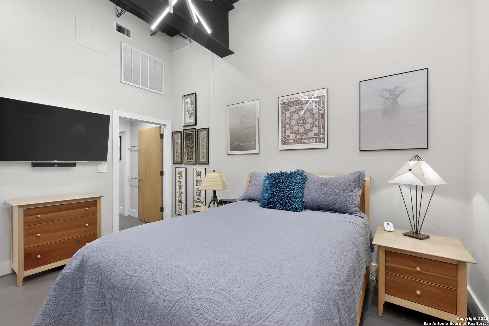 214 E Travis Street San Antonio TX 78205
