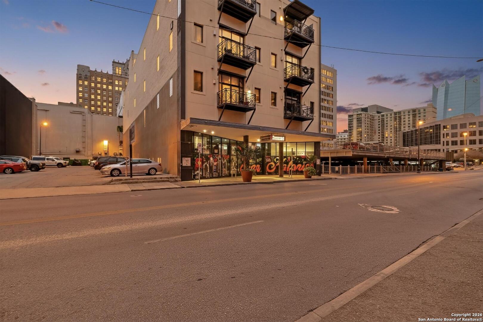 214 E Travis Street San Antonio TX 78205