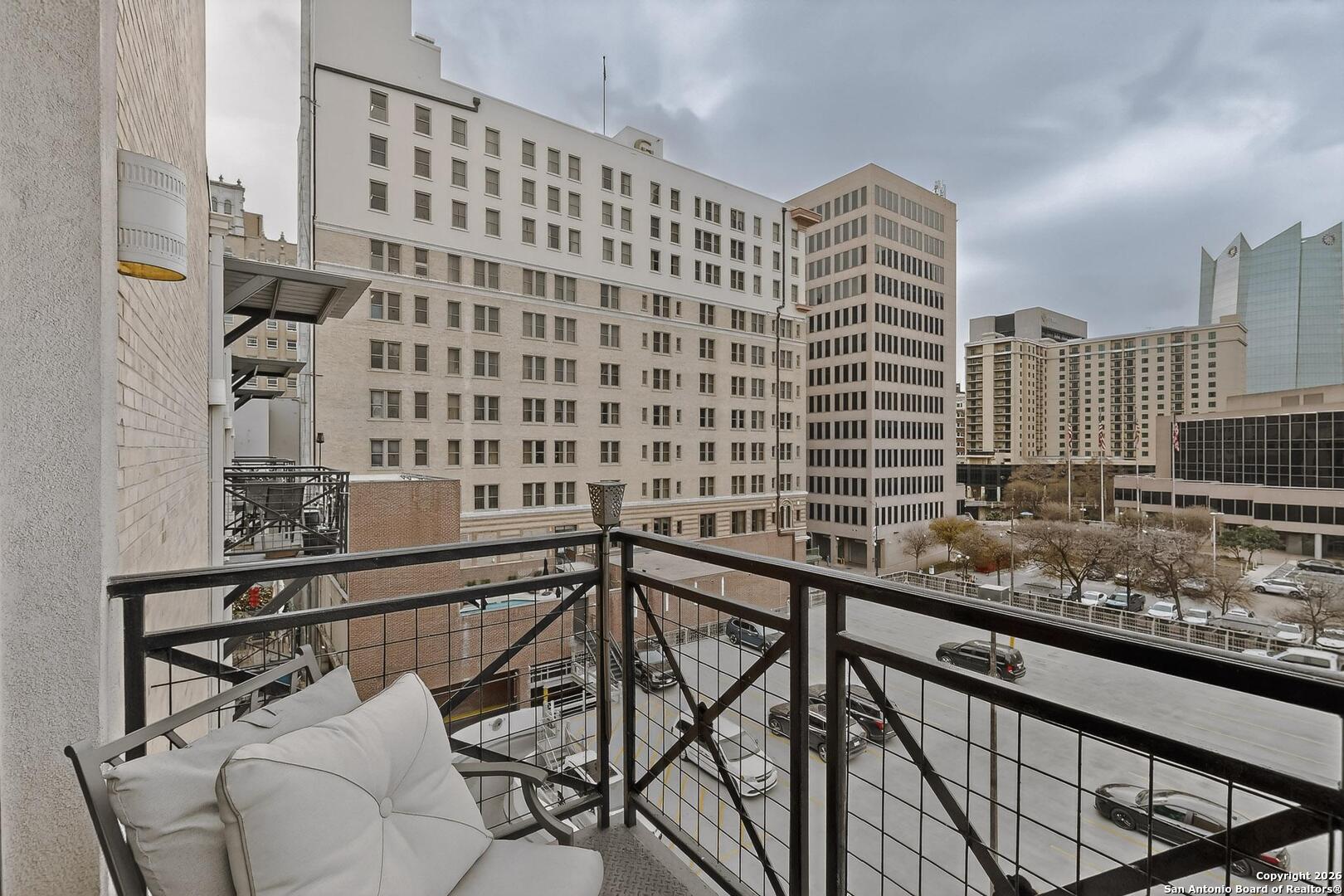 214 E Travis Street San Antonio TX 78205