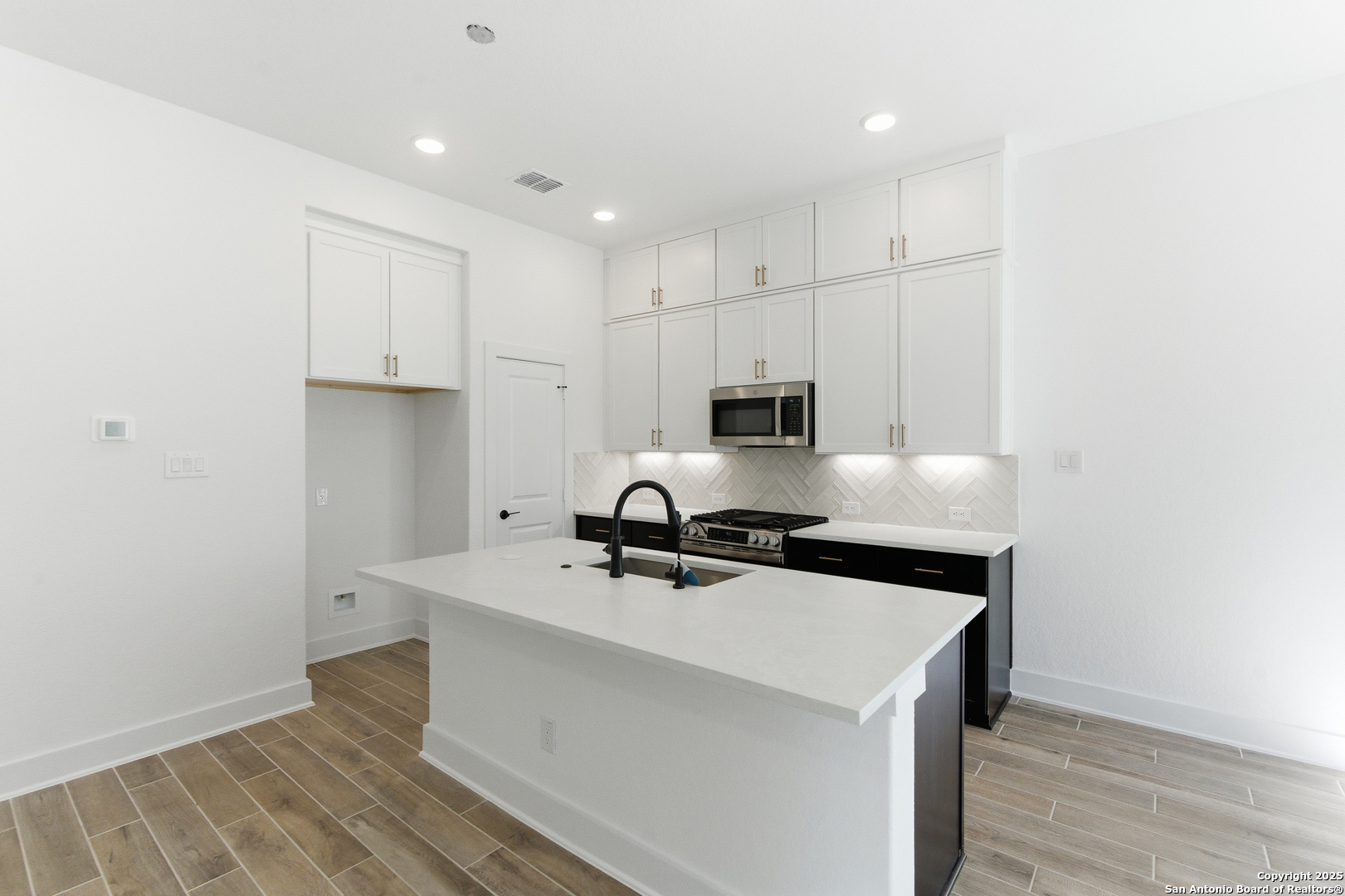 6464 Babcock San Antonio TX 78249