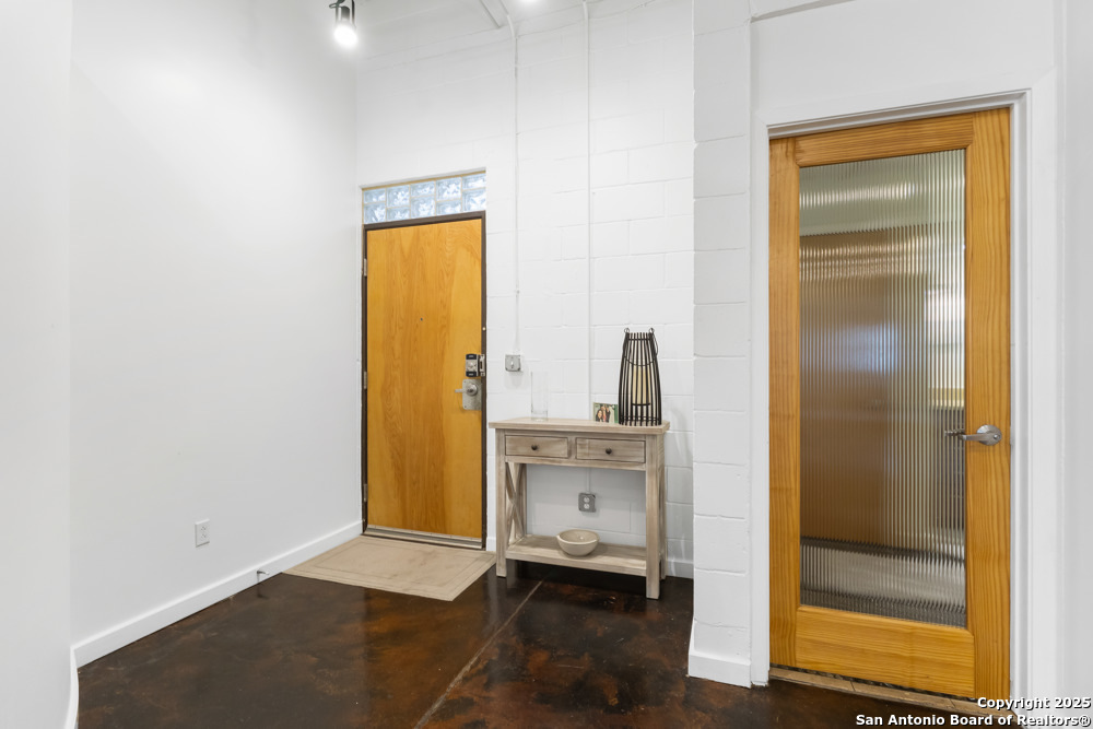 1339 S Flores San Antonio TX 78204