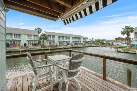 706 Lauderdale Rockport TX 78382