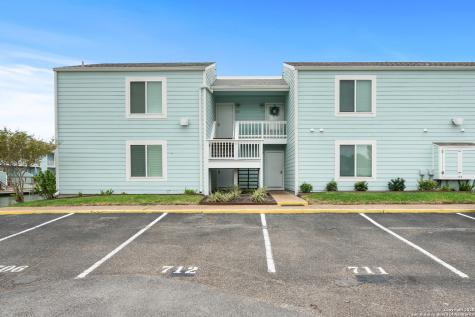 706 Lauderdale Rockport TX 78382