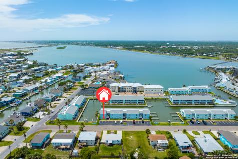 706 Lauderdale Rockport TX 78382