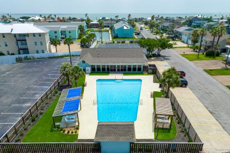 706 Lauderdale Rockport TX 78382