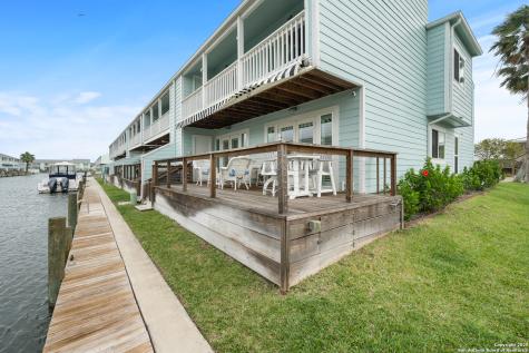 706 Lauderdale Rockport TX 78382
