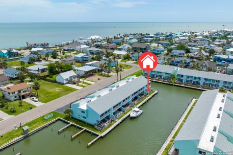 706 Lauderdale Rockport TX 78382