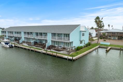 706 Lauderdale Rockport TX 78382