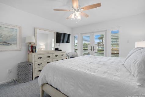 706 Lauderdale Rockport TX 78382