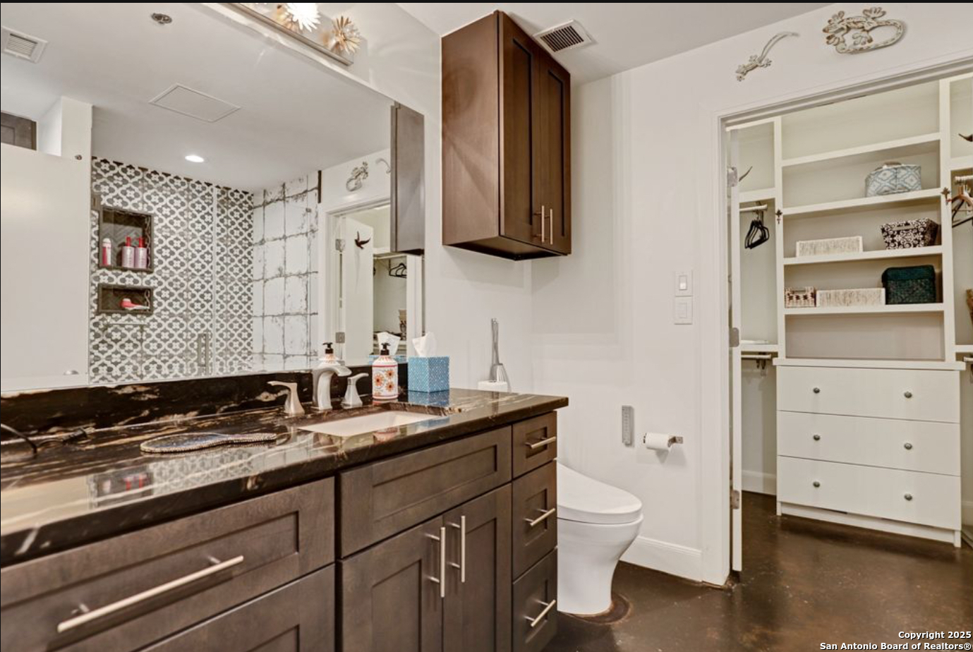 831 S Flores San Antonio TX 78204