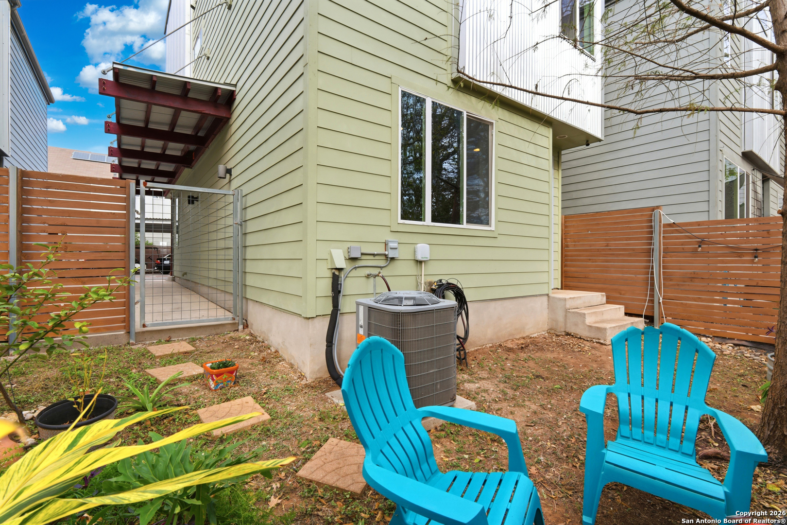 330 Clay San Antonio TX 78204