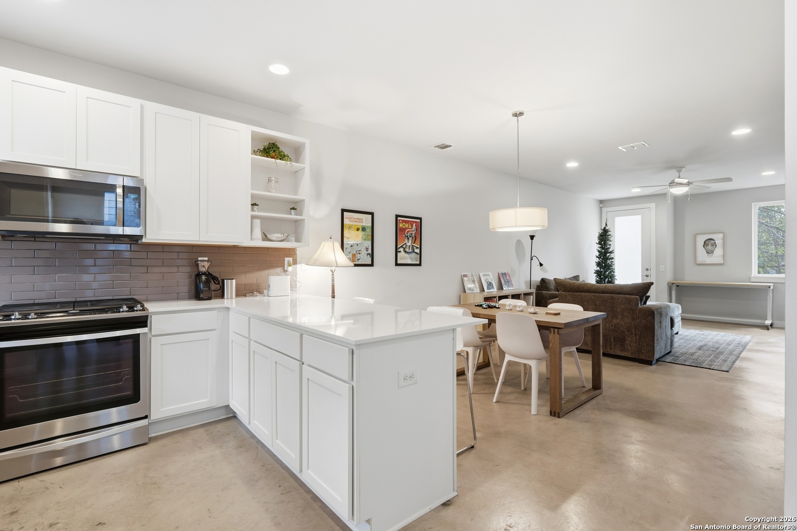 330 Clay San Antonio TX 78204