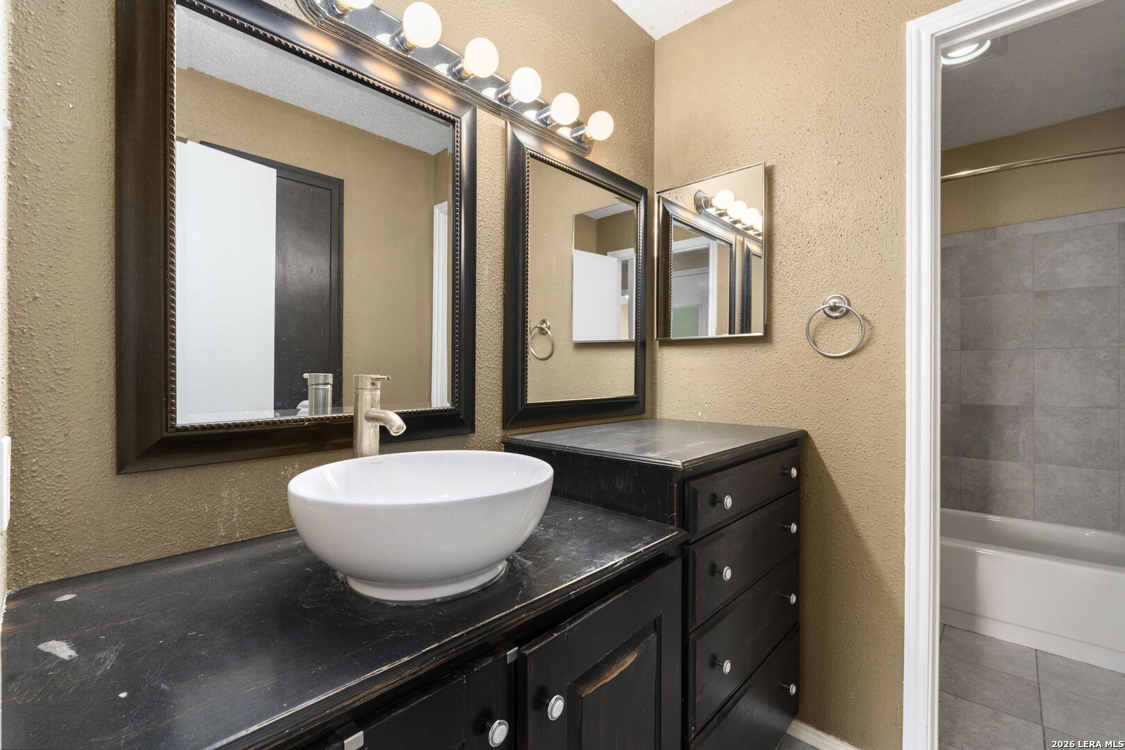 4949 Hamilton Wolfe San Antonio TX 78229
