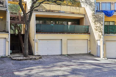 8642 Fredericksburg Road San Antonio TX 78240