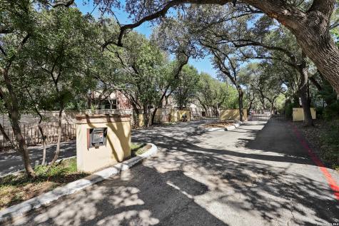 8642 Fredericksburg Road San Antonio TX 78240