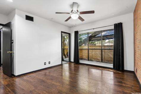 8642 Fredericksburg Road San Antonio TX 78240