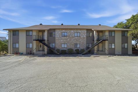 1256 Cougar Canyon Lake TX 78133