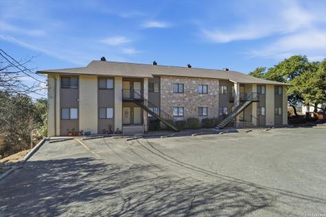 1256 Cougar Canyon Lake TX 78133