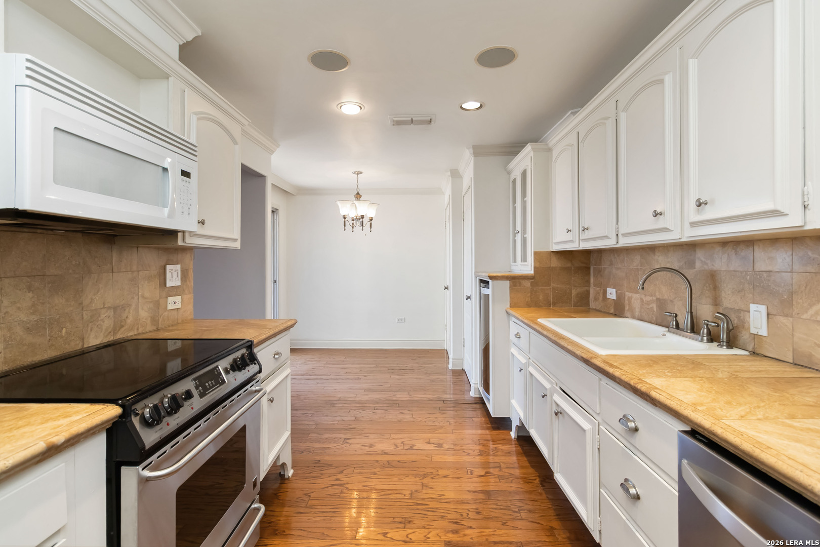 700 E Hildebrand San Antonio TX 78212