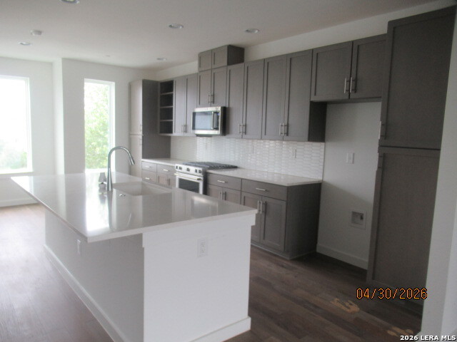 102 Tendick San Antonio TX 78209