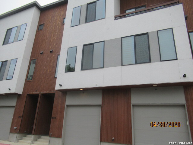 102 Tendick San Antonio TX 78209