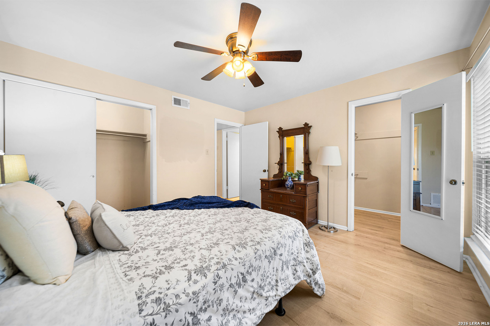 8702 Village Drive San Antonio TX 78217
