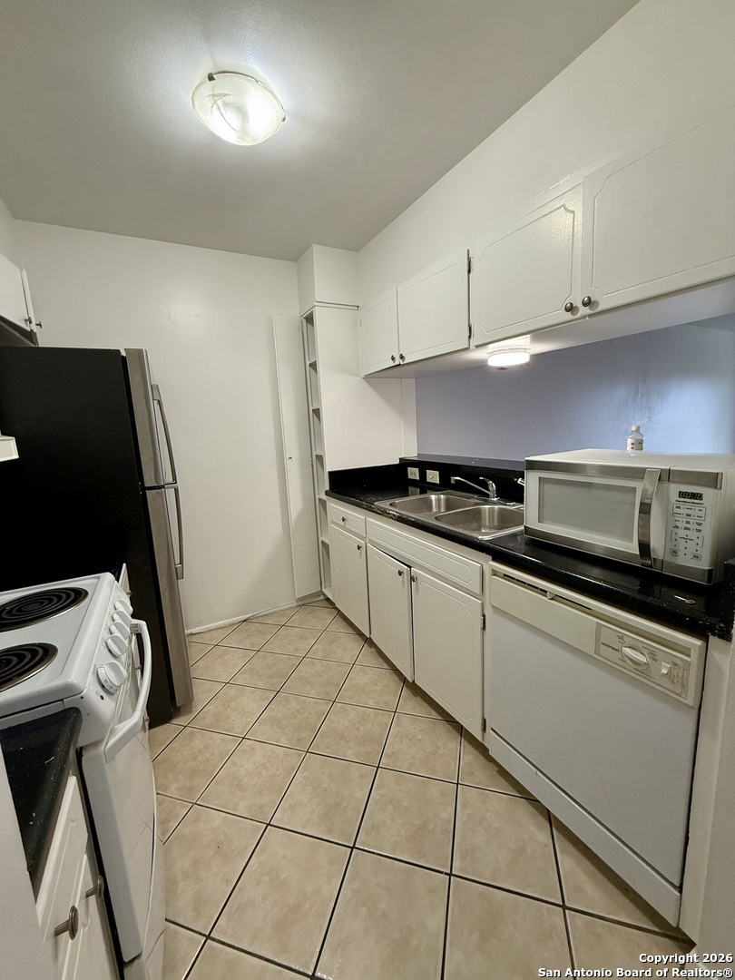 8038 Broadway San Antonio TX 78209